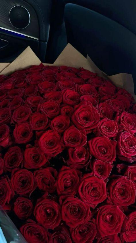 PeakForgeMirror workshop space where corporate flower arrangements are designed and prepared for business delivery